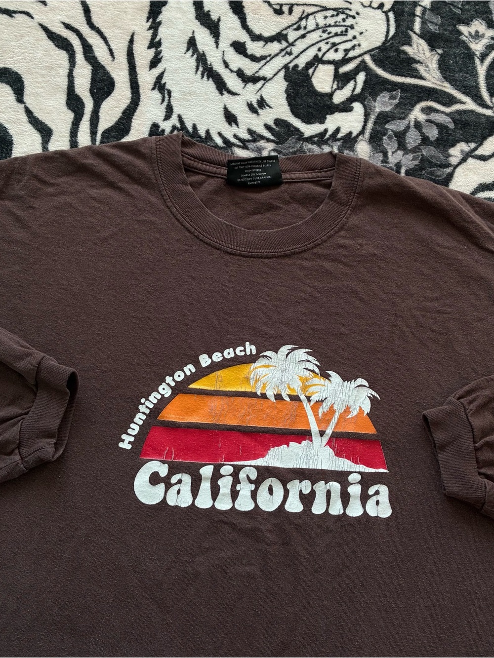 000 - VINTAGE 00s HUNTINGTON BEACH CALIFORNIA Y2K LONG SLEEVE SURF SHIRT